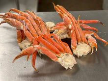Load image into Gallery viewer, Premium Wild-Caught Snow Crab Clusters - Large 5–8 oz, Per Pound